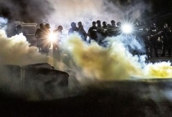 احتجاجات في أمريكا إثر مقتل شاب أسود برصاص شرطي