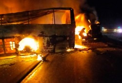 في عهد السيسي الكوارث تتوالى.. تفحم 20 مصريا في حادث تصادم