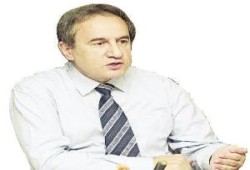 الغزالي حرب : رجال السياسات في الوطني لا يؤمنون بالديمقراطية أو الليبرالية