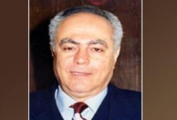 الدكتور يحيى الجمل يرفض جلوس المنقبات بالصف الأول بمحاضراته بالجامعة !!