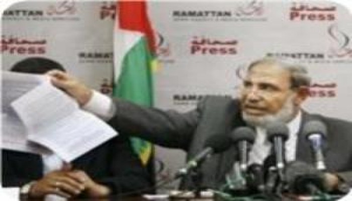 حماس تتحفظ على صيغة منظمة التحرير وفياض يدعو للإيجابية