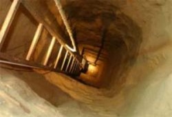 تفجير عدداً من الأنفاق ... وتشديد إجراءات الحصار على غزة