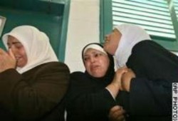 وفاة سيدة فلسطينية يرفع عدد ضحايا الحصار الى 261