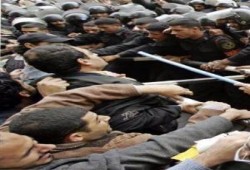 وفاة سيدة بالسكتة القلبية في أسيوط هددها ضابط شرطة بنزع ملابسها وأسرتها بالشارع