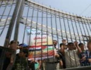 حكومة الطوارئ تحكم حصارها حول سيناء وتصادر وقود وبضائع يعتقد توجهها لقطاع غزة