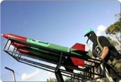 بعد خمسة شهداء قساميين .. حماس تقصف الصهاينة بـ 78 صاورخاً وتتوعد آلاف الصهاينة بالنار