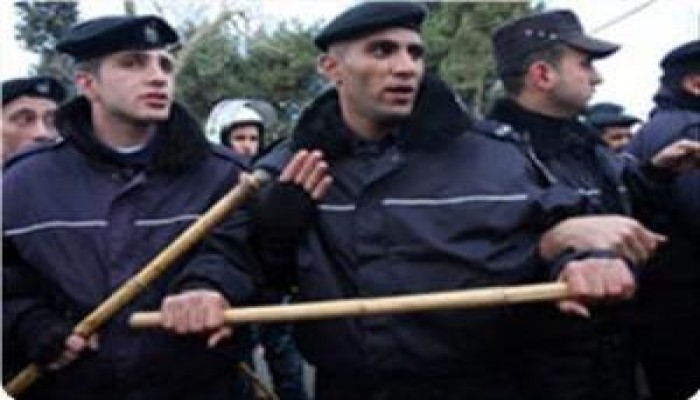 "حكومة" فياض تقرر منع مسيرات التضامن في الضفة مع غزة