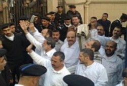 اعتقال المهندس محمد إبراهيم و10 من إخوانه بعد قرار إخلاء سبيلهم وترحيلهم لوادى النطرون