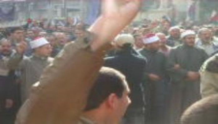 مسيرة حاشدة بعشرات الآلاف من أبناء الغربية بطنطا .. والأمن يوقفها - ملف مصور