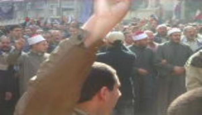 مسيرة حاشدة بعشرات الآلاف من أبناء الغربية بطنطا .. والأمن يوقفها - ملف مصور