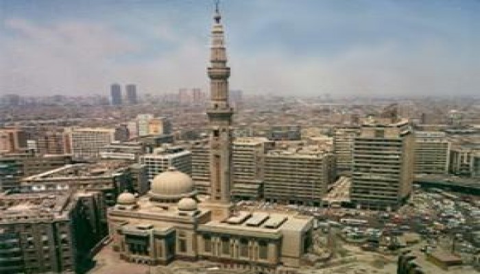 مسجد الفتح بميدان رمسيس يتحول إلى "ثكنة عسكرية"!!