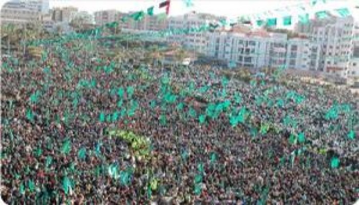 عشرات الآلاف يشاركون في مسيرات حاشدة بغزة ابتهاجاً بالنصر ودعما للمقاومة