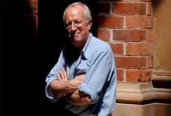 روبرت فيسك يكتب عن ضحكات الملوك فوق الأشلاء المتناثرة فى غزة