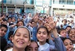 غزة تستعيد عافيتها سريعاً .. طلاب القطاع يعودون إلى المدارس