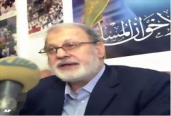 د. حبيب: إحالة الإصلاحيين للمحاكم العسكرية رسالة مرفوضة