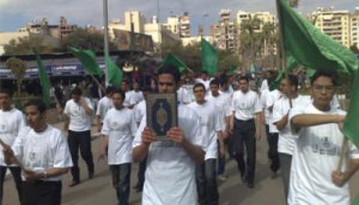 فصل 10 من طلاب جامعة المنصورة بسبب كرنفال فنى .. وجامعة القاهرة ثكنة عسكرية