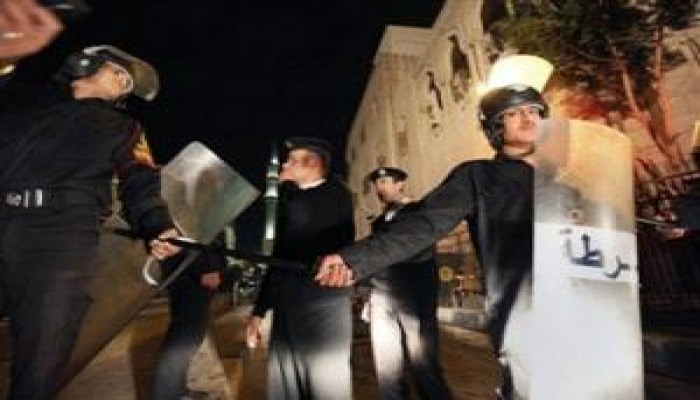 اعتقال 3 أشخاص يشتبه بضلوعهم في انفجار "الحسين"