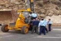 تشجيعاَ على القتل.. منح 1800 شيكل للسائق الذي قتل منفذ عملية القدس!