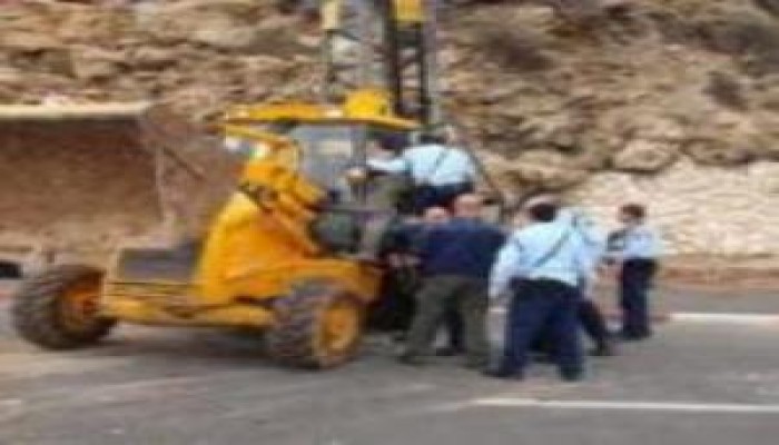 تشجيعاَ على القتل.. منح 1800 شيكل للسائق الذي قتل منفذ عملية القدس!
