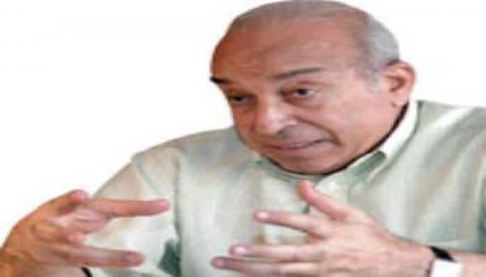 حرب لا صمدنا فيها ولا تصدينا     ...     فهمي هويدي