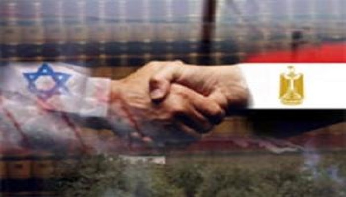 السلطات المصرية تحتجز أموالاً مع وفد حماس العائد لغزة