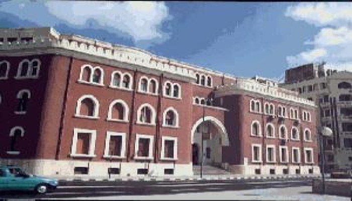 بدايات اشتعال أزمة بين رئيس جامعة الإسكندرية والعاملين فيها