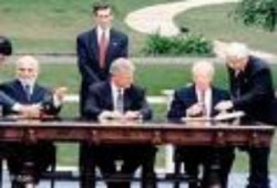 ماذا خسر العالم الإسلامى بمعاهدة السلام مع إسرائيل ؟! .. بقلم _ ممدوح المنير