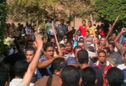 رئيس جامعة الفيوم يهدد طلاب الإخوان بضربهم مرة أخرى!!