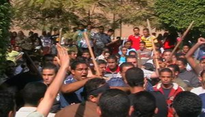 رئيس جامعة الفيوم يهدد طلاب الإخوان بضربهم مرة أخرى!!