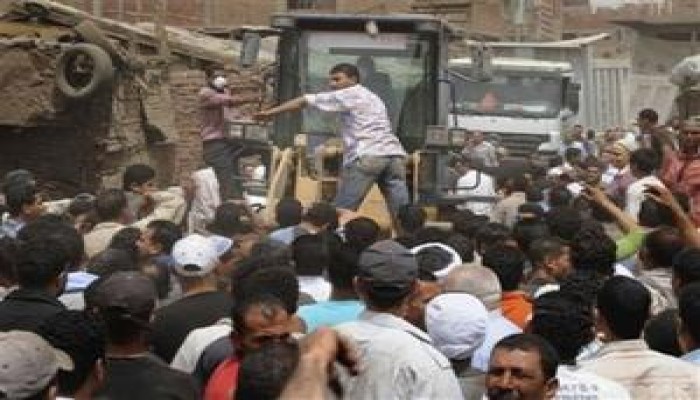 صدامات فى مصر بين الشرطة ومربي الخنازير ووممثلة إيطالية تدعومبارك للتوقف عن ذبحها