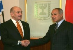 أبو الغيط  يساوي بين التهديد النووي االصهيوني ، والإيراني