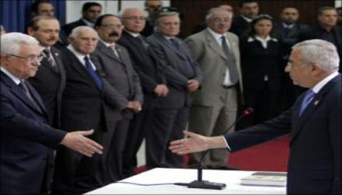 حماس والجهاد ترفضان حكومة فياض وحركة فتح تعتبرها غير شرعية