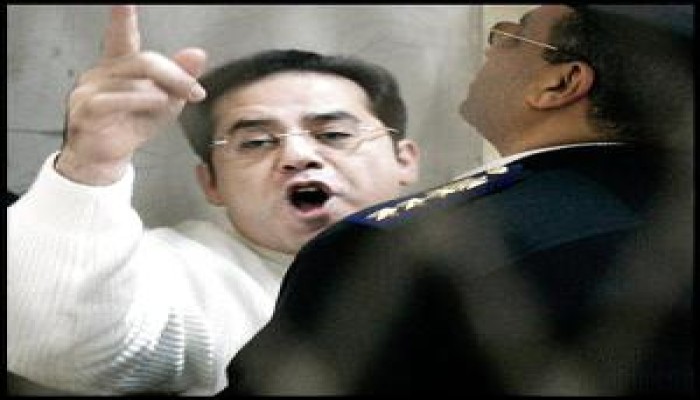 ايمن نور بصدد تقديم طلب للعودة إلى السجن ويتهم النظام بحرق وجهه