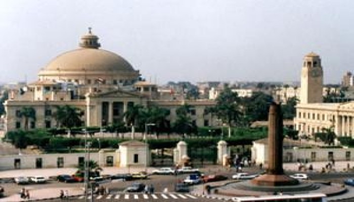رغم عدم الاعلان الرسمي عن مكان الخطاب..جامعة القاهرة تتزين لاستقبال اوباما