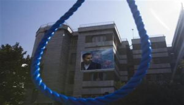 اعدام "منفذي" تفجير مسجد زاهدان شنقا بعد 48 ساعة من وقوع الجريمة