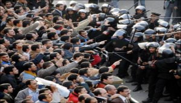 تجدد الإشتباكات صباح اليوم بين عمال مالية كفر الزيات وأجهزة الأمن