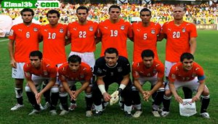 جماهير الجزائر هتفت ضدالنظام المصري وتواطئه فى حرب غزة وإعتبرت فوزها إنتقاماً للمقاومة