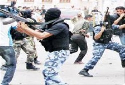 ميليشيا عباس تعتقل 22 من أنصار "حماس" في الضفة بينهم محاضر في جامعة النجاح