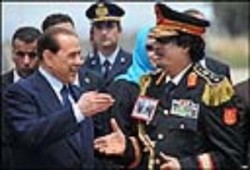 القذافي يشبه النساء العربيات والمسلمات بـ "قطع الاثاث