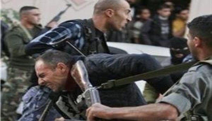 تعذيب أحد أنصار "حماس" في سجون  أبومازن حتى الموت