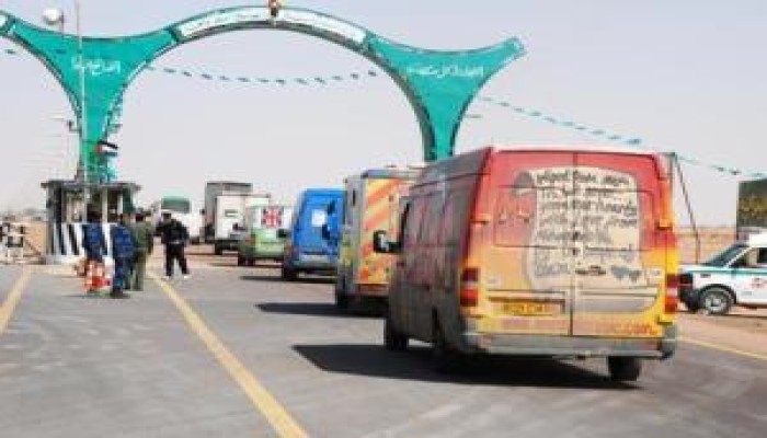 أعراض "الطاعون" تظهر على أشخاص وسط آلاف المصريين العالقين على الحدود الليبية