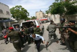 عباس يشكل فرقة نخبة فلسطينية لإغتيال قادة وكوادر حماس