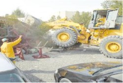 مقدسيٍّ يرفض عشرة ملايين دولار مقابل إخلاء منزله والاحتلال يهدمه