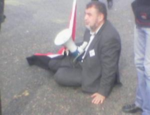 نقيب الصحفيين أجهض وقفة أبو الفتوح بالإتفاق مع الأمن