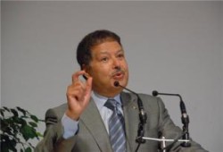 زويل ينصح النظام المصرى التعلم من الهند والصين