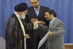 خامنئي يصادق على انتخاب نجاد