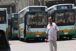 سائقو ومحصلو النقل العام يعودون لعملهم وسط رعب من بطش المسئولين بالهيئة ومطاردة الأمن