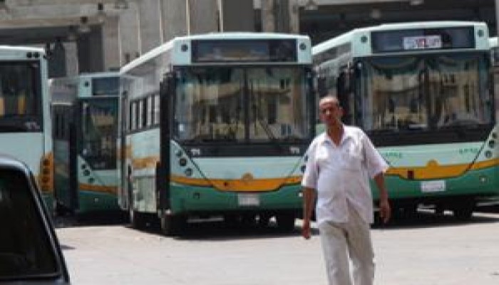 سائقو ومحصلو النقل العام يعودون لعملهم وسط رعب من بطش المسئولين بالهيئة ومطاردة الأمن