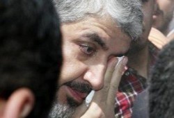 بمشاركة أردنية وفلسطينية..الآلاف يشيعون والد مشعل(مصور)