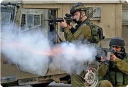 استشهاد فتى فلسطيني وإصابة مسعفيْن برصاص الاحتلال في مدينة رام الله المحتلة